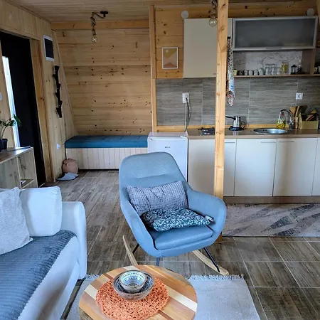 Aa Pine Vikendica Za Izdavanje U Srcu Zapadne Srbije