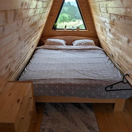 Aa Pine Vikendica Za Izdavanje U Srcu Zapadne Srbije