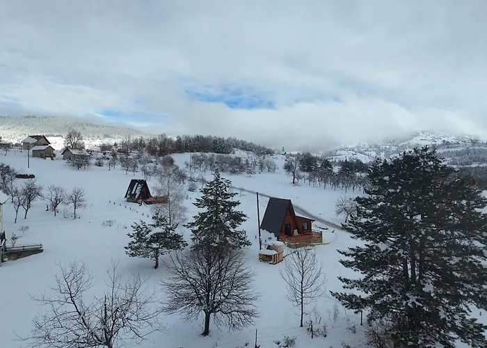 Aa Pine Vikendica Za Izdavanje U Srcu Zapadne Srbije